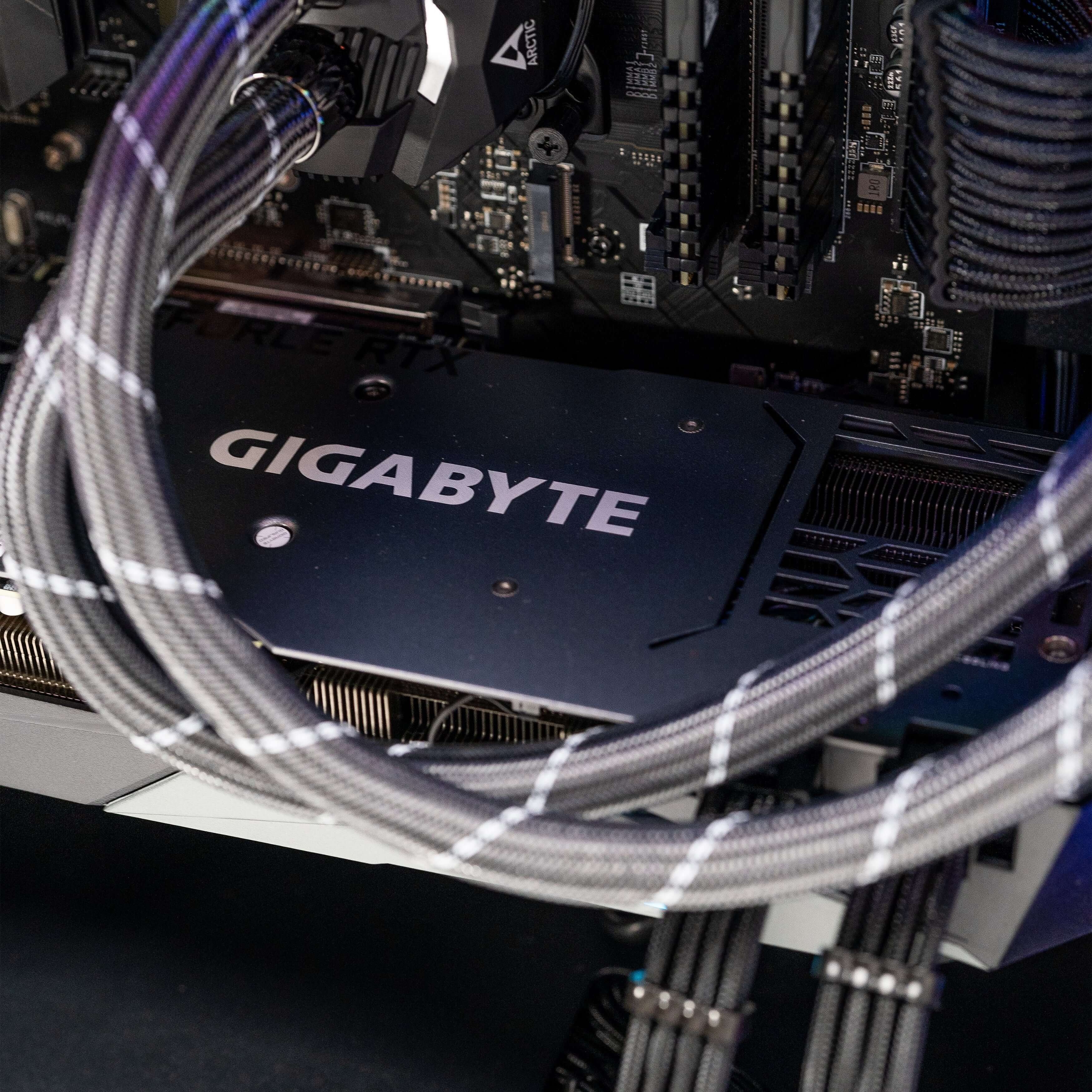 Close-up shot showcases Ryzen 5 5600 CPU, driving force behind OMEN: LVL 4 PC's impressive capabilities.