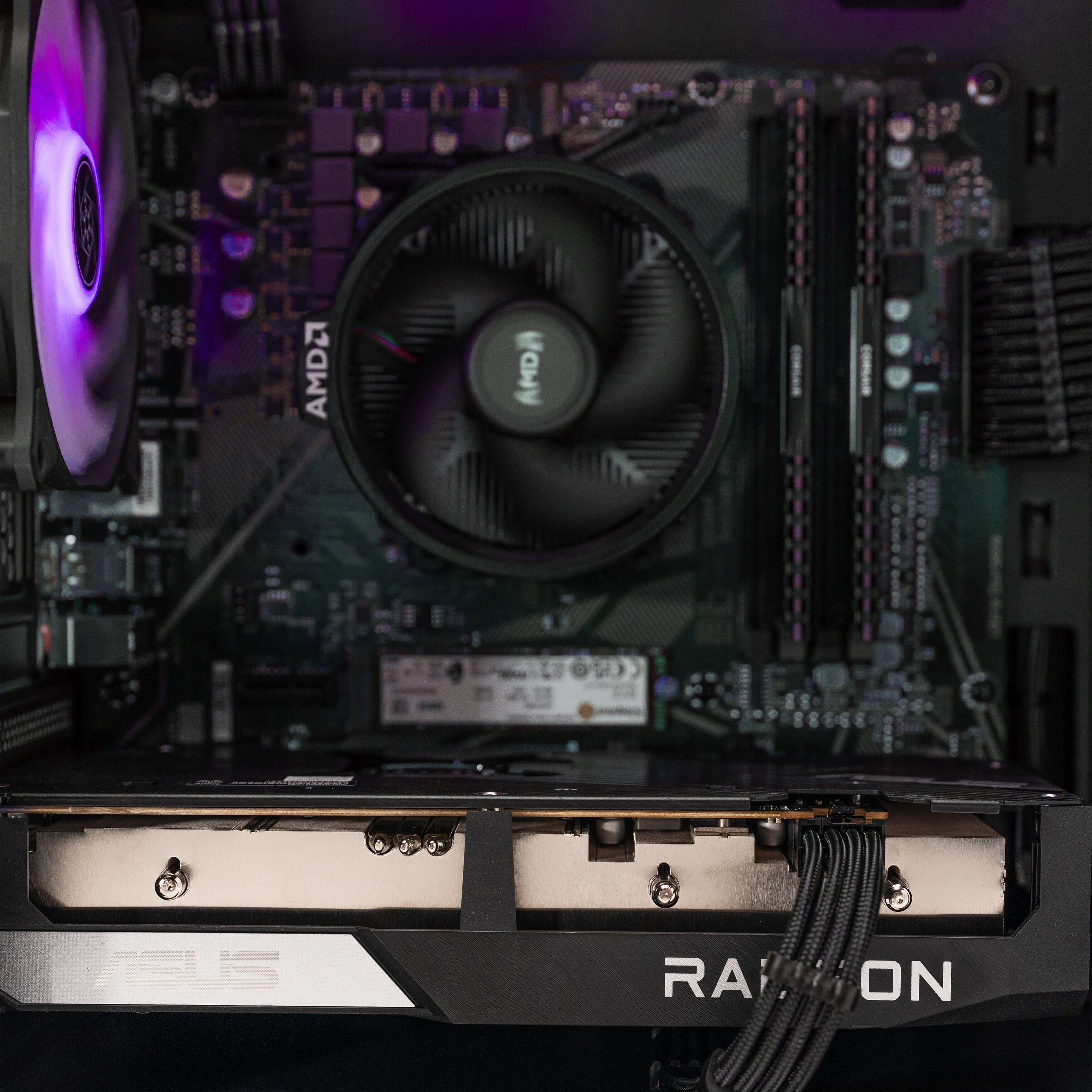 Elevate your gaming experience with ARROW: LVL 4 PC's 16GB (2x8) HyperX Fury 3200MHz RAM.