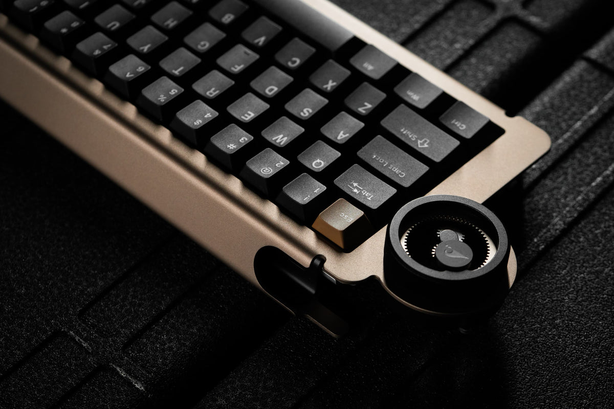 Close-up of the planetary gear knob on the Deepspace Titan
